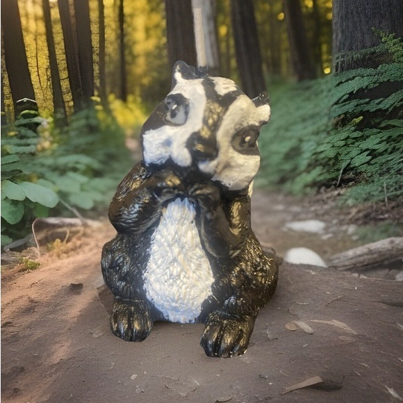 Cute Skunk Heavily Scented & Painted Candle (listing is for 1) - Picture 1 of 4